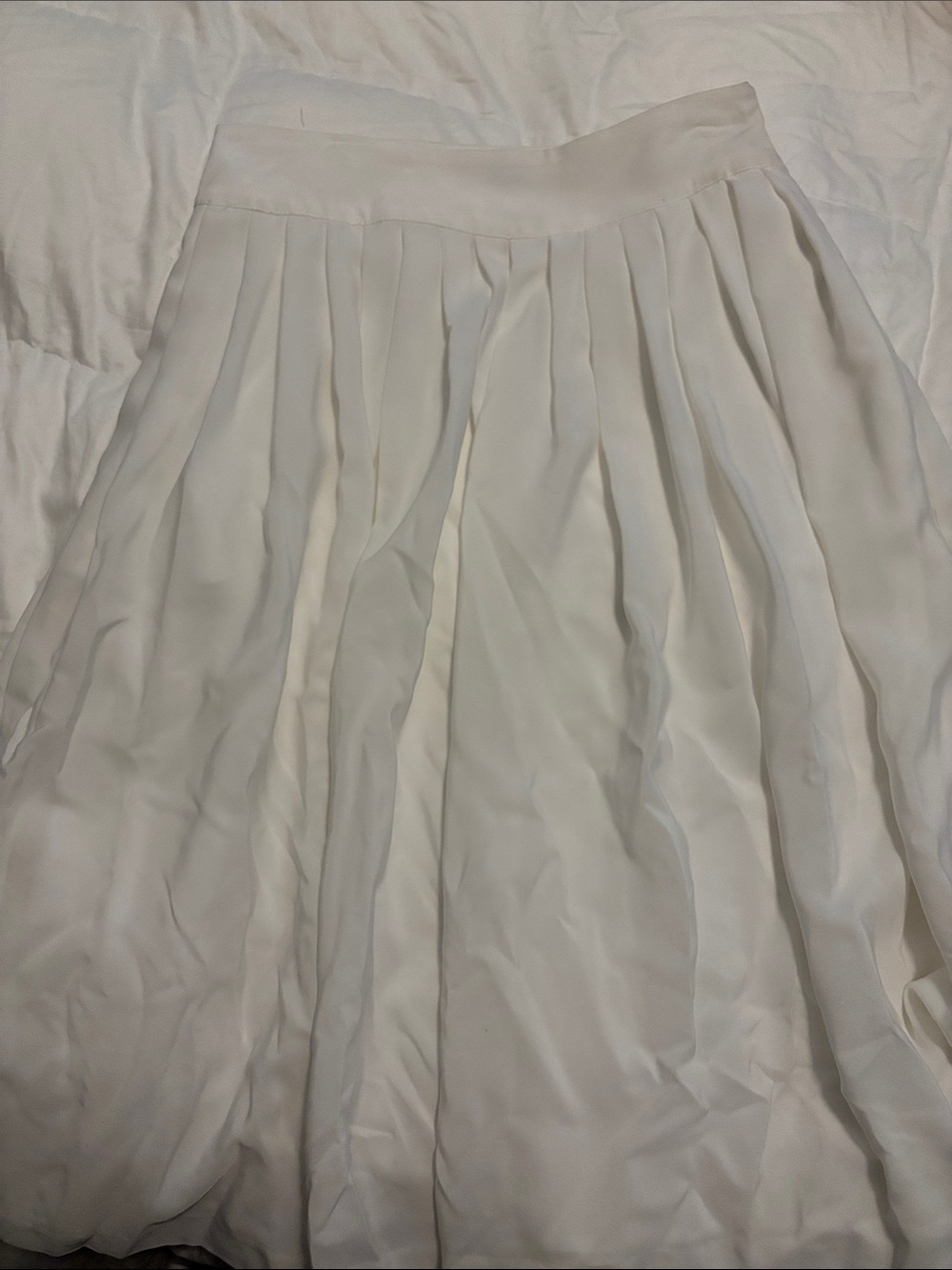 Calvin Klein White A-Line Pleated Skirt